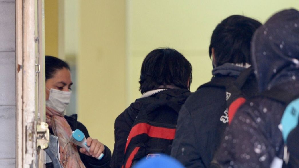 ¿Cuándo se vuelve a la presencialidad en la provincia y cuando terminan las clases?