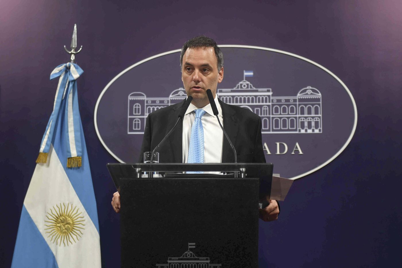 Manuel Adorni (2).jpg