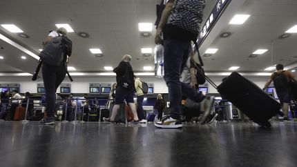 El Gobierno avanza con las privatizaciones, oficializó la de Intercargo y venderá el 100% de sus acciones