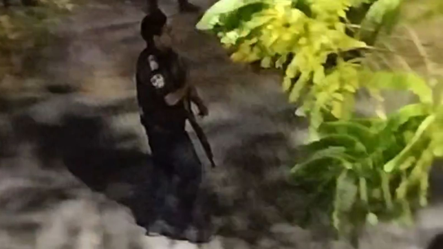 un operativo policial termino con fuertes disturbios en tolosa