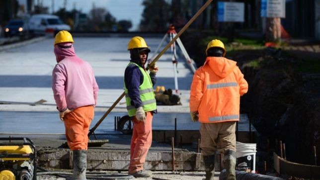 casas, asfaltado y saneamiento: las obras que provincia financiara en la plata en 2023
