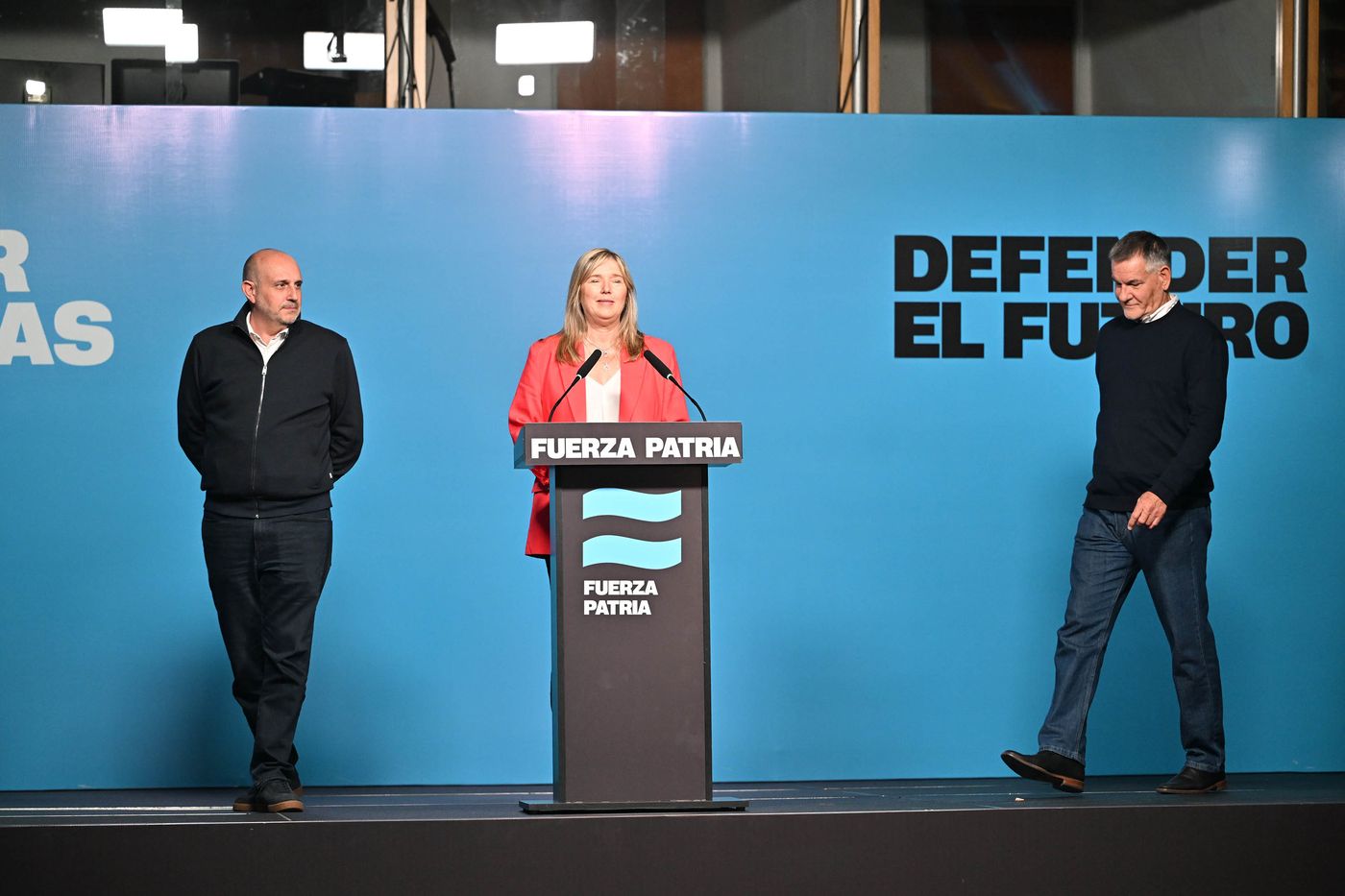 Carlos Castagneto, Cristina Álvarez Rodríguez y Alexis Guerrera mostraron optimismo en el búnker de Fuerza Patria Carlos Castagneto, Cristina Álvarez Rodríguez y Alexis Guerrera mostraron optimismo en el búnker de Fuerza Patria