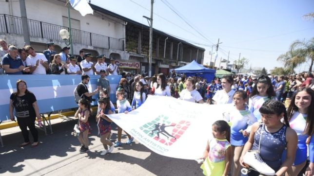 patio gastronomico, desfile y exposiciones para celebrar el cumpleanos de olmos