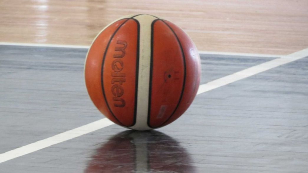 Tragedia en La Plata: un basquetbolista murió de un infarto tras jugar un partido