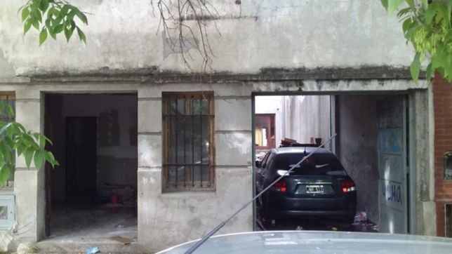 hallaron un cadaver calcinado en una vivienda de 3 y 67 en la plata