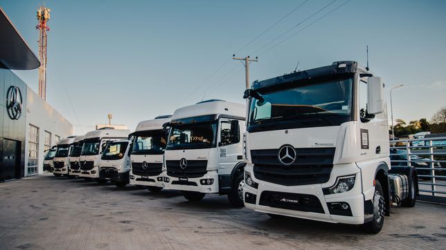 simone mobilitas presento la nueva linea de camiones mercedes-benz 2025