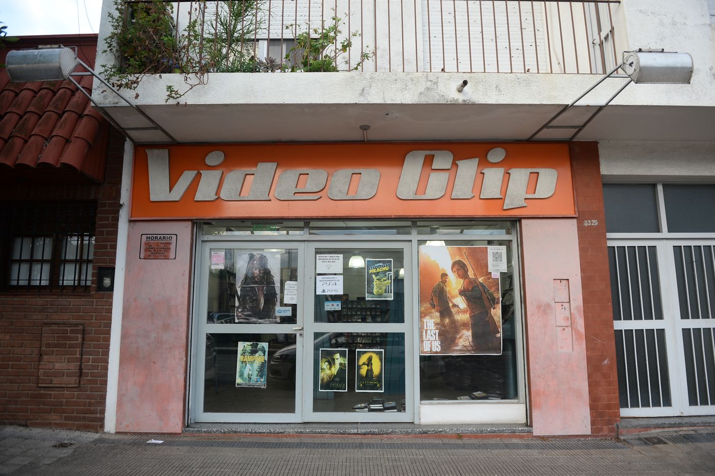 El histórico video club funciona desde el año 1991 en el barrio La Loma.