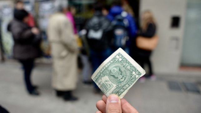 el dolar volvio a subir y cerro al filo de los $40