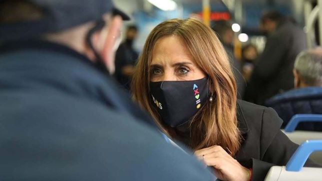 tolosa paz se subio al tren roca en el ultimo dia de campana y apunto a santilli y vidal