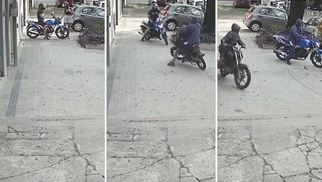 Video: motochorros dieron un fugaz y violento golpe en La Plata