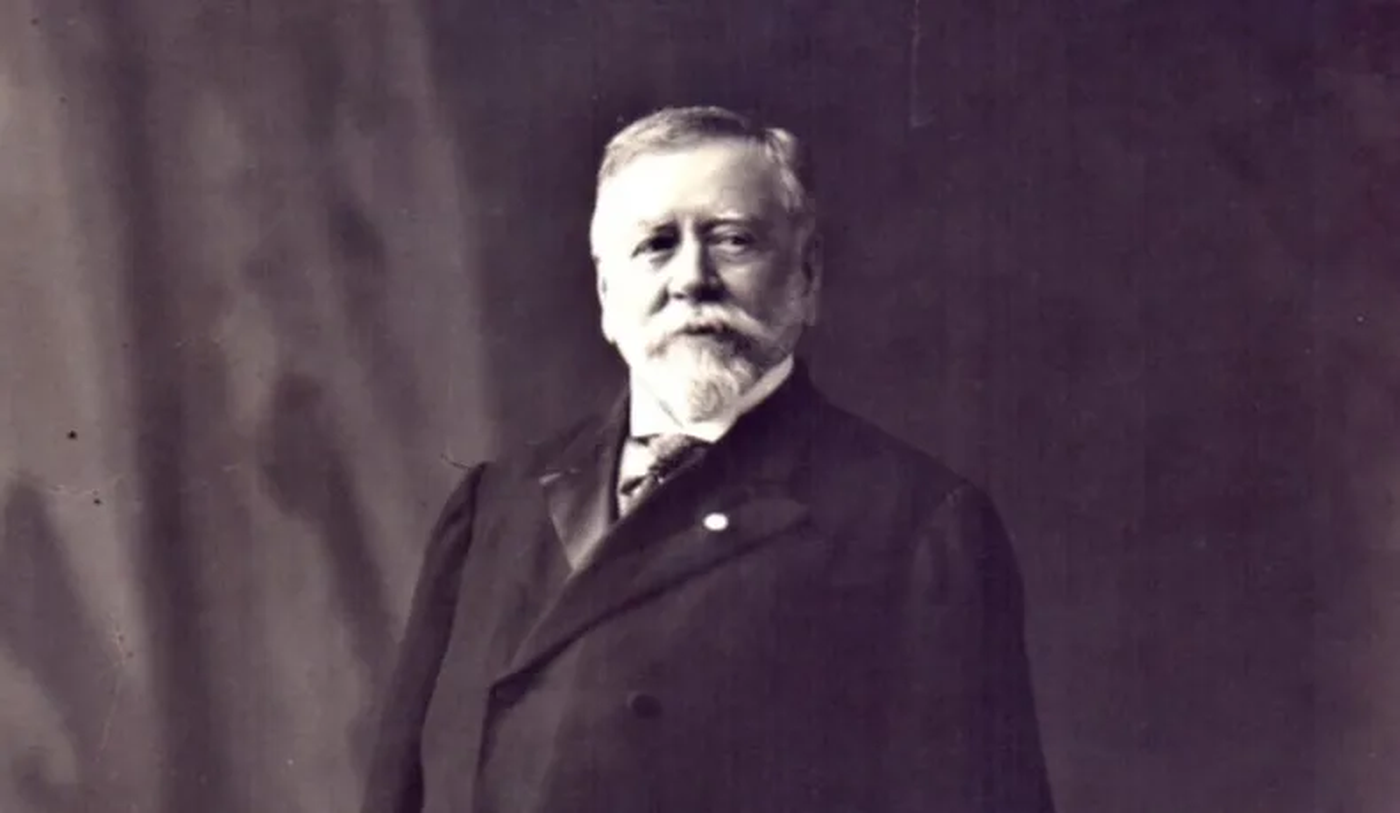 Dardo Rocha, primer rector de la Universidad Provincial y miembro del cuerpo docente de la facultad de Derechos y Ciencias Sociales