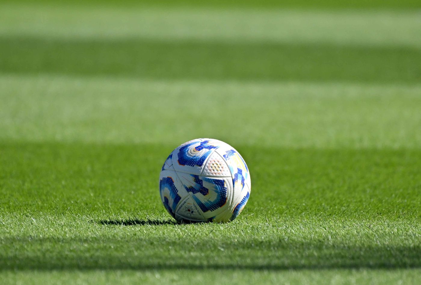 Gimnasia Estudiantes Clásico Platense pelota Bosque.JPG