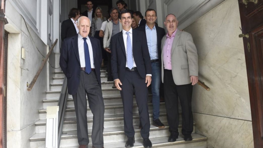 Junto a Crespi, Lavagna se reunió con el arzobispo platense Tucho Fernández