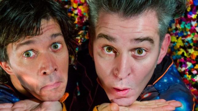 los cazurros llegan a la ciudad con super hits