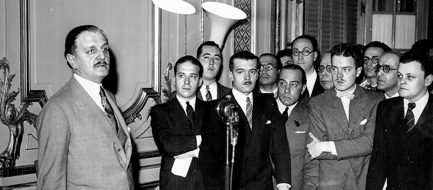 Carlos Saavedra Lamas, premio Nobel de la Paz en 1936, fue profesor de las cátedras de Historia Constitucional de la República y de Derecho Público Provincial