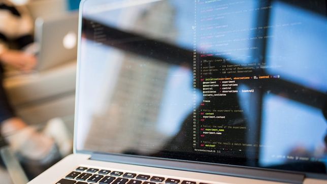 lanzan en la plata un plan con cursos gratuitos para aprender programacion y herramientas digitales