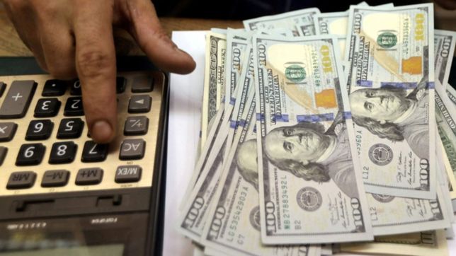 el dolar blue no deja de subir y marco un nuevo record