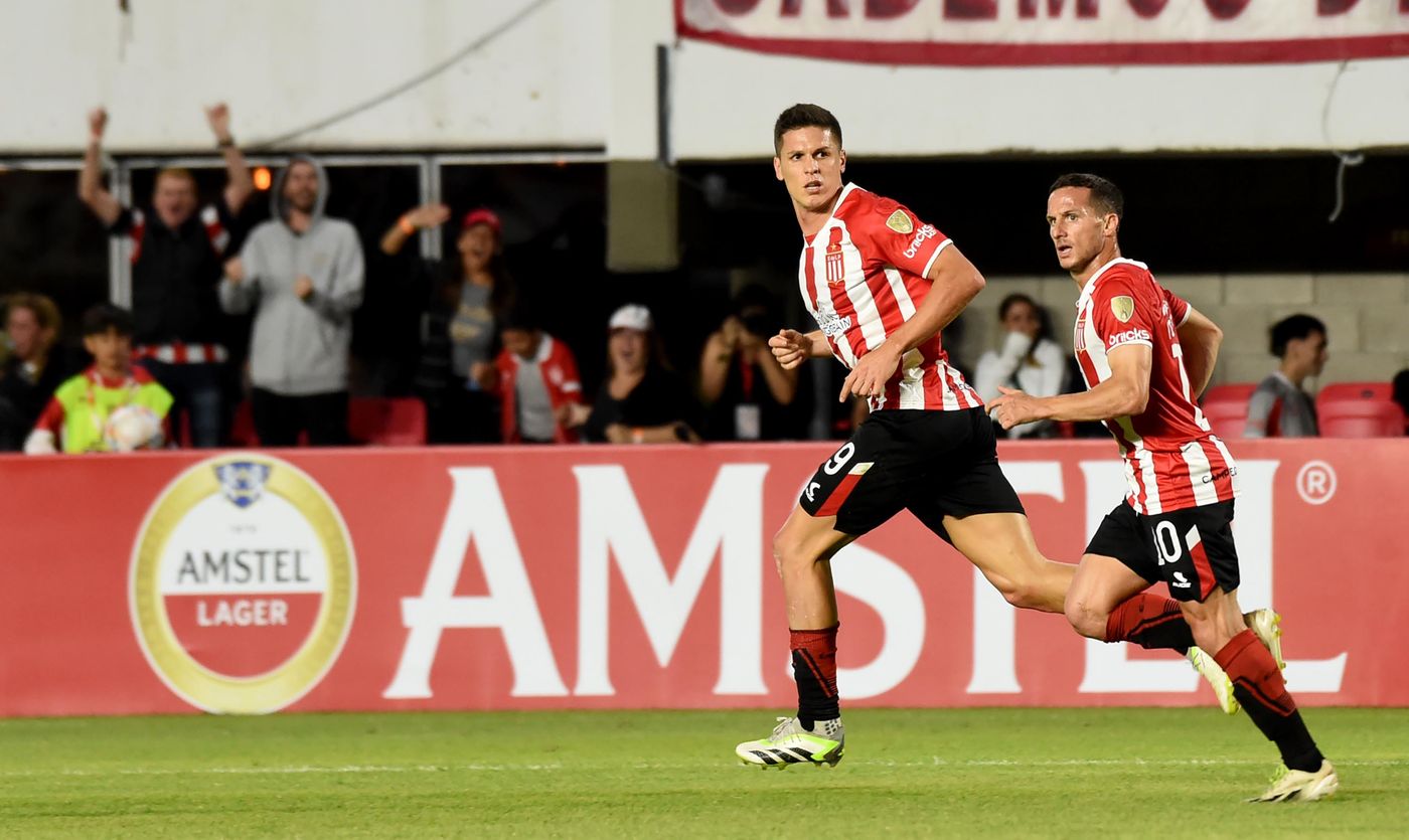 Estudiantes The Strongest Carrillo Piatti.jpg