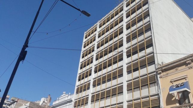 conmocion en una cochera en pleno centro de la plata donde murio un hombre