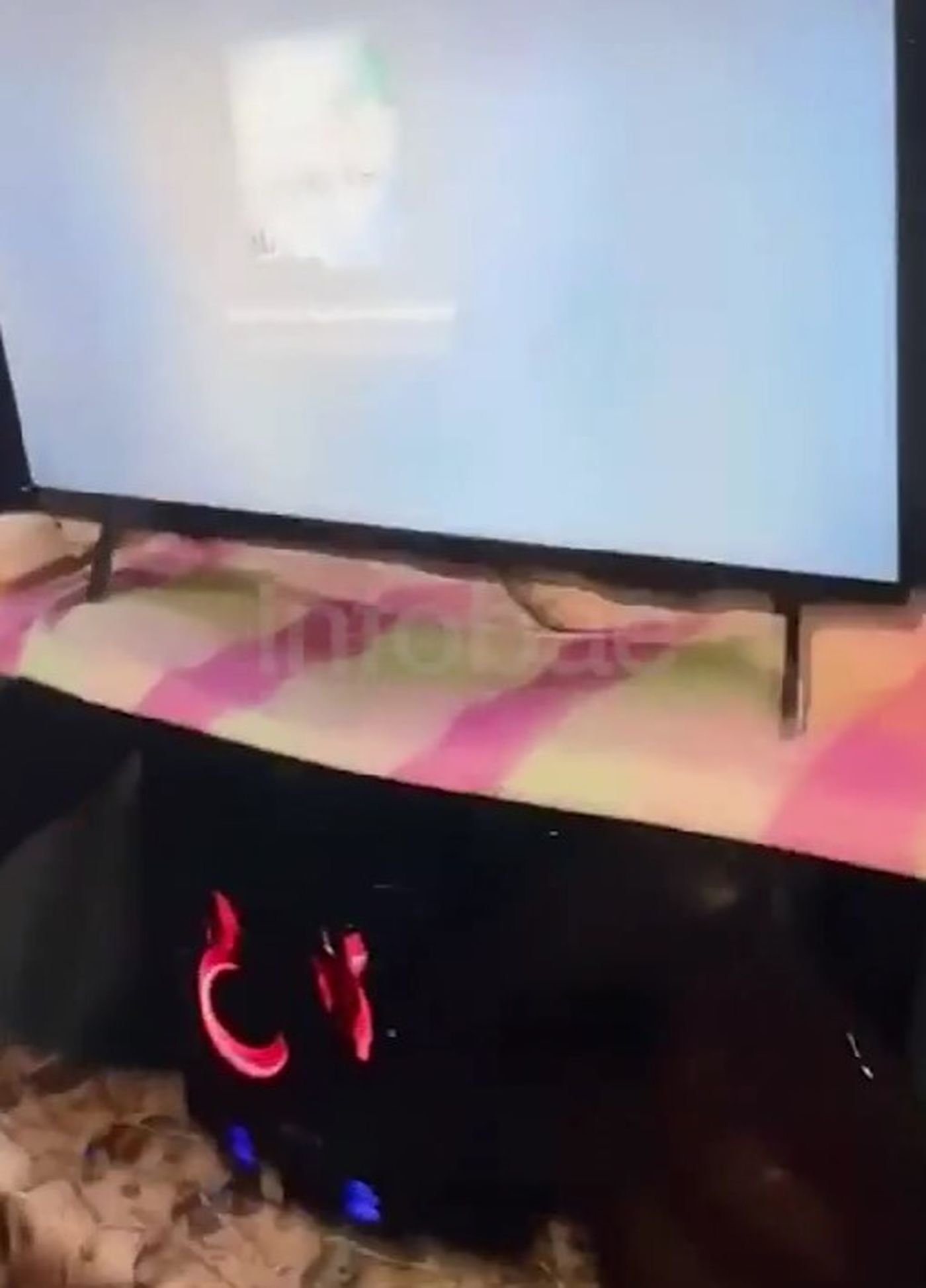 El televisor y el equipo de audio que 