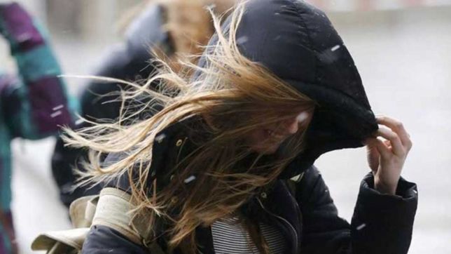 establecen alerta amarillo por fuertes rafagas de viento en la plata