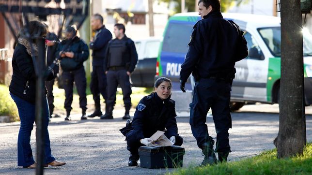 un hombre asesino a tiros a su pareja frente a su hijo de 7 anos