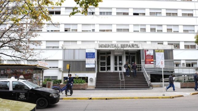 desmienten que haya cerrado la guardia del hospital espanol por casos de coronavirus