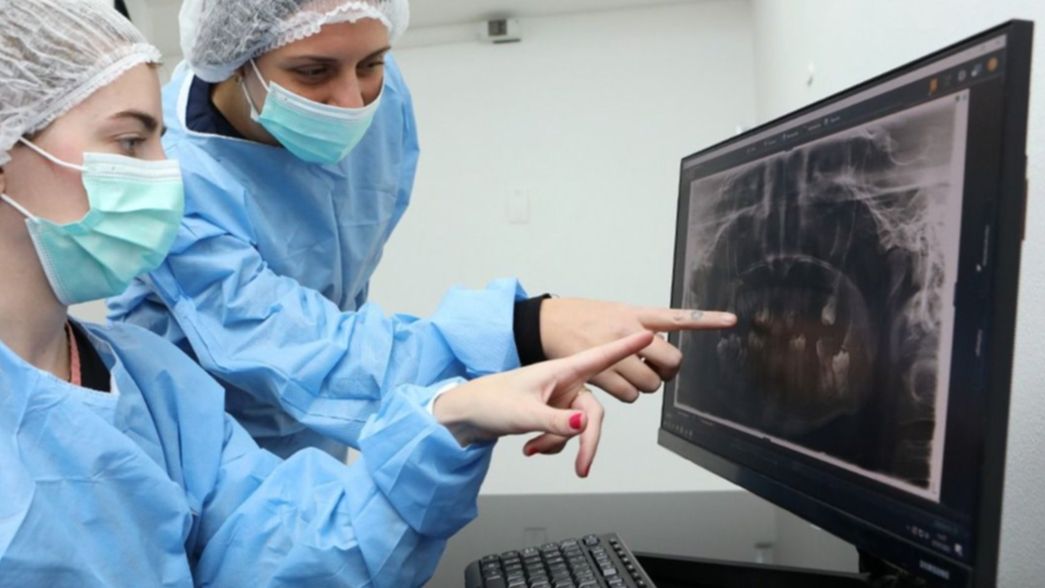 La Facultad de Odontología compró un equipo para hacer radiografías panorámicas gratuitas