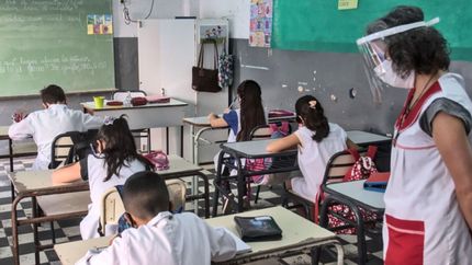 El Gobierno convoca a docentes jubilados para dar clases los sábados y a contraturno