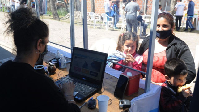 auh, alimentar y mas: ¿cuales son y cuanto pagan todos los planes sociales de anses?