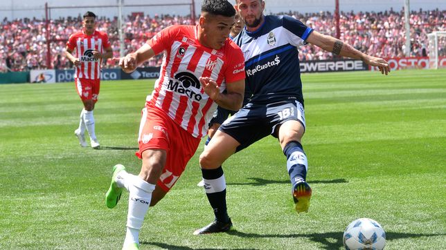 gimnasia y los goles fotocopia: la falla tactica que le cuesta caro al lobo
