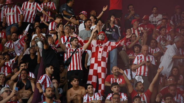 todo el color y la fiesta de los hinchas de estudiantes en las tribunas