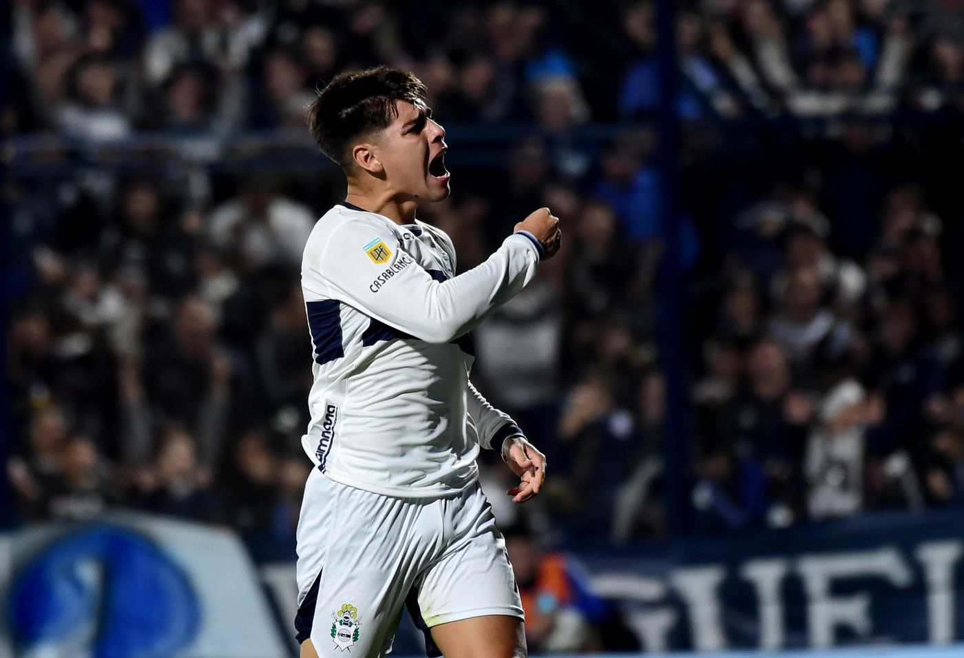 Gimnasia Barracas Central Domínguez 2.JPG