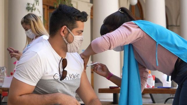 provincia instalara una posta itinerante de vacunacion en un predio de la unlp