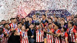 altamirano levanto la copa de la liga y hablo de su emocion por la consagracion pincha altamirano levanto la copa de la liga y hablo de su emocion por la consagracion pincha