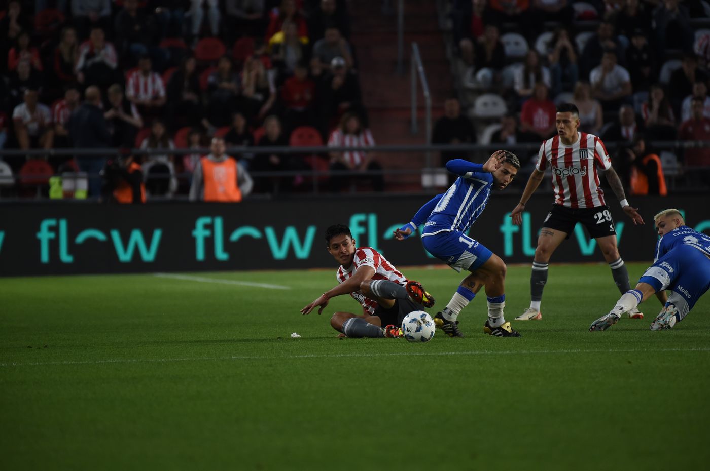 El defensor de Estudiantes seguirá su carrera profesional en el Santos Laguna de México. El defensor de Estudiantes seguirá su carrera profesional en el Santos Laguna de México.
