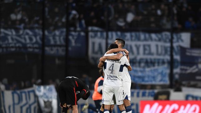 la dupla de centrales de gimnasia destaca como la mas efectiva del futbol argentino