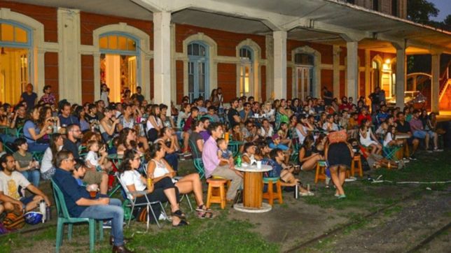 llega el cine movil a meridiano v con un imperdible especial de peliculas de tim burton