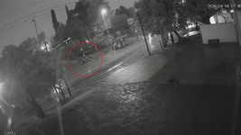 un motociclista atropello a una mujer en la plata, escapo y es intensamente buscado un motociclista atropello a una mujer en la plata, escapo y es intensamente buscado
