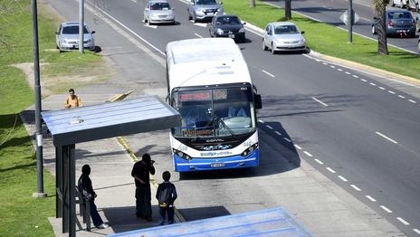 Empresas de micros de todo el AMBA recortarán servicios por la suba de los combustibles Empresas de micros de todo el AMBA recortarán servicios por la suba de los combustibles