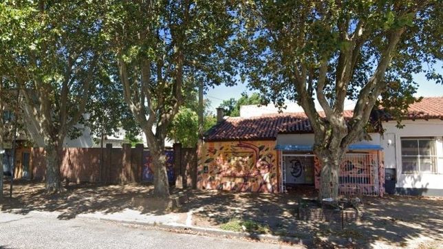 organizan un cacerolazo en un jardin de la plata tras sufrir dos robos en la ultima semana