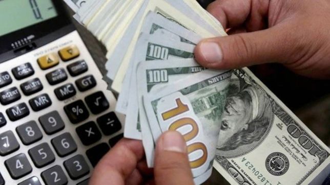 el dolar blue volvio a subir y asi cerro en las cuevas de la plata y caba