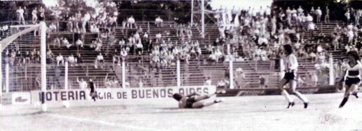 Estudiantes Gimnasia Clásico categoría 1973.jpg
