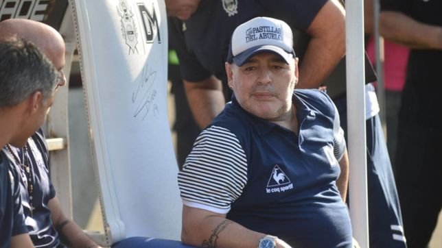 ¿hasta cuando y como fue la propuesta de gimnasia que rechazo maradona?