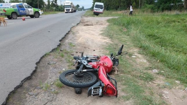 accidente fatal en el peligro: iba en moto, una camioneta lo choco y murio