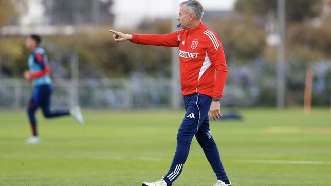 el entrenador de universidad de chile no se confia del irregular presente de estudiantes
