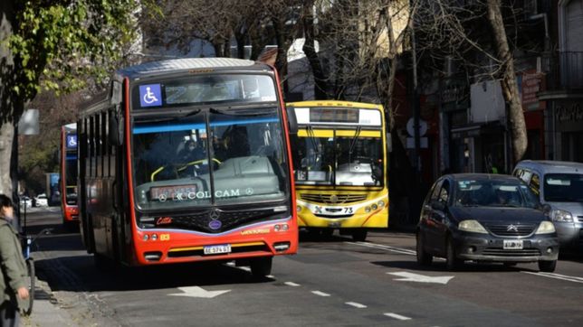sin acuerdo salarial, la uta convoca a un paro de micros para la plata y el resto del pais