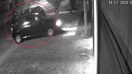 motochorros atacaron violentamente a una joven en tolosa y le robaron el auto motochorros atacaron violentamente a una joven en tolosa y le robaron el auto