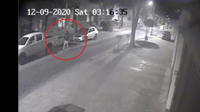 video: en tiempo record, forzo una camioneta y se fue andando