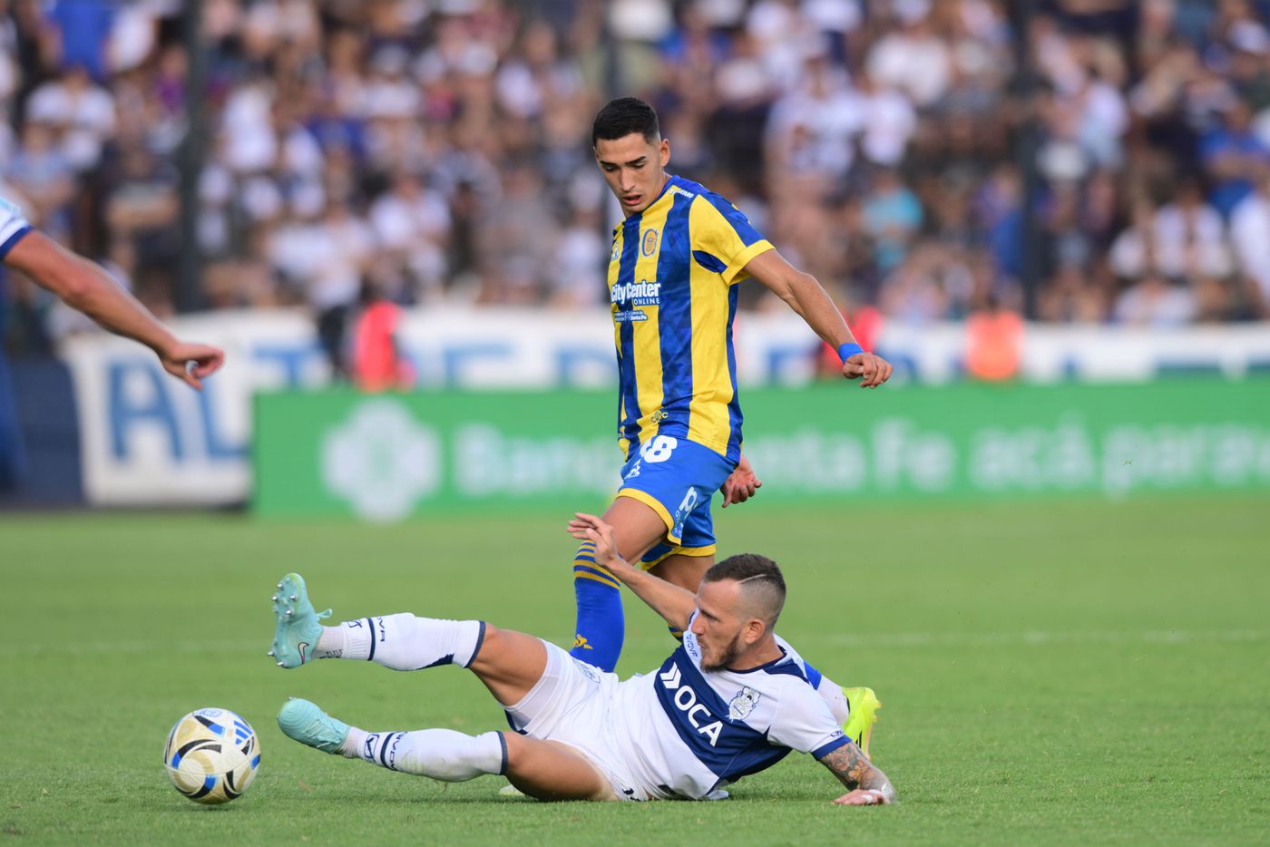 Gimnasia cayó 2 a 1 frente a Rosario Central. Gimnasia cayó 2 a 1 frente a Rosario Central.